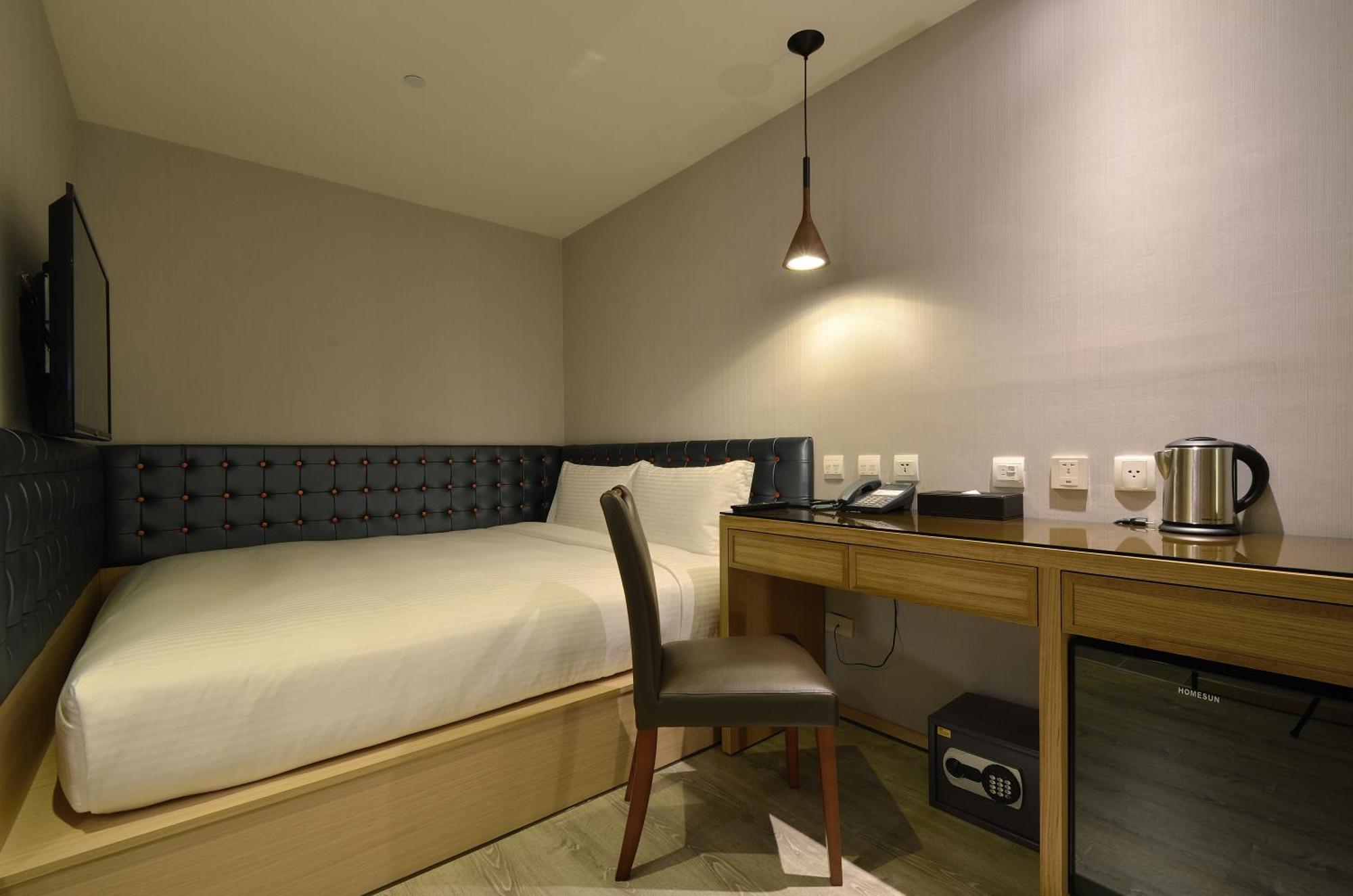 Stay Hotel - Taichung Yizhong Ngoại thất bức ảnh