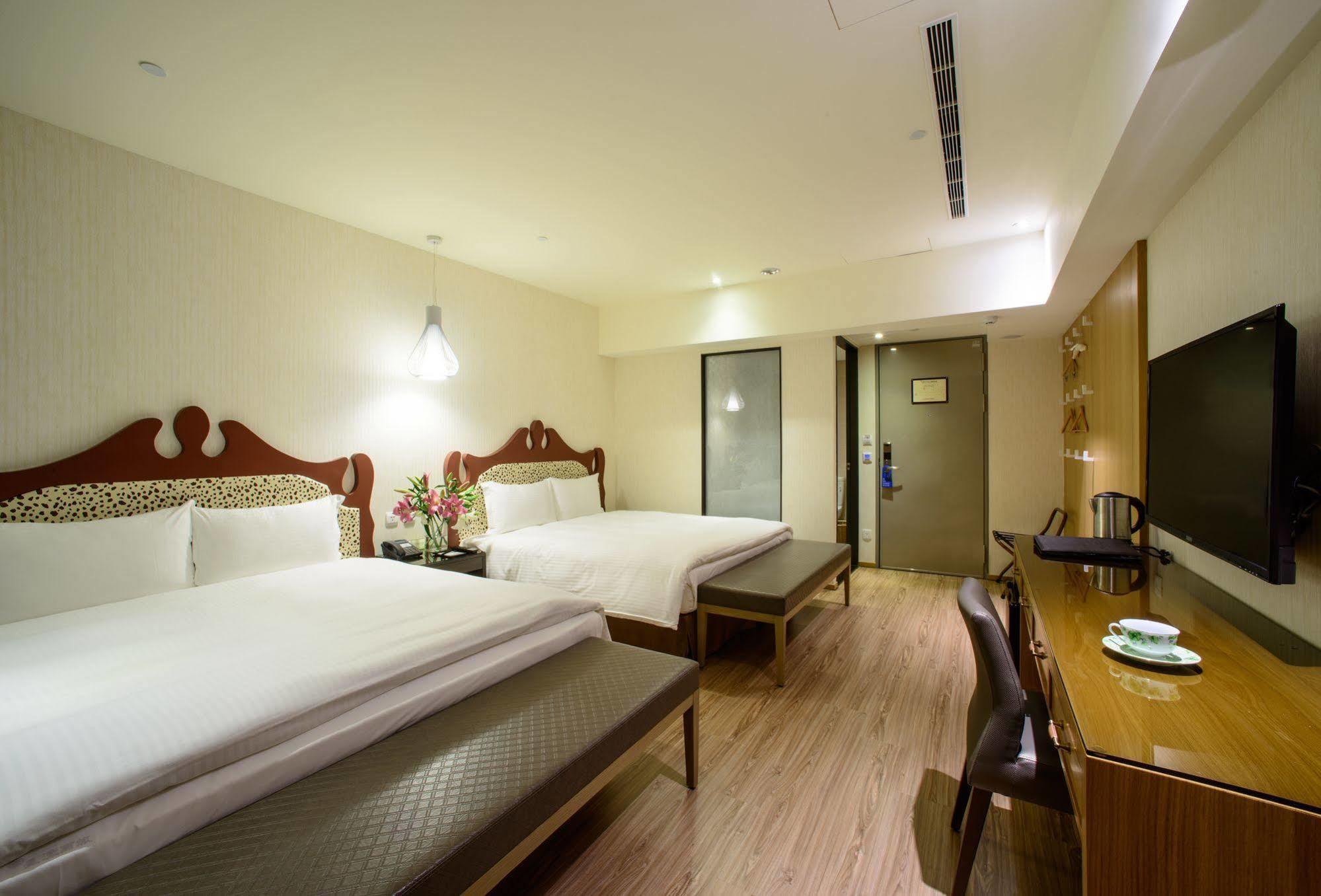 Stay Hotel - Taichung Yizhong Ngoại thất bức ảnh